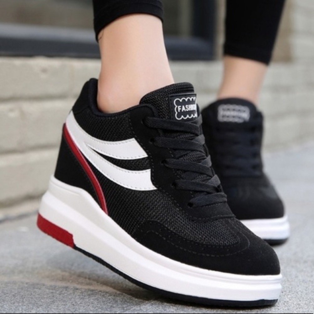Platform heeled sneakers